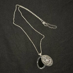 Lia Sophia "Estate" Silver Tone w/Cut Crystal Necklace